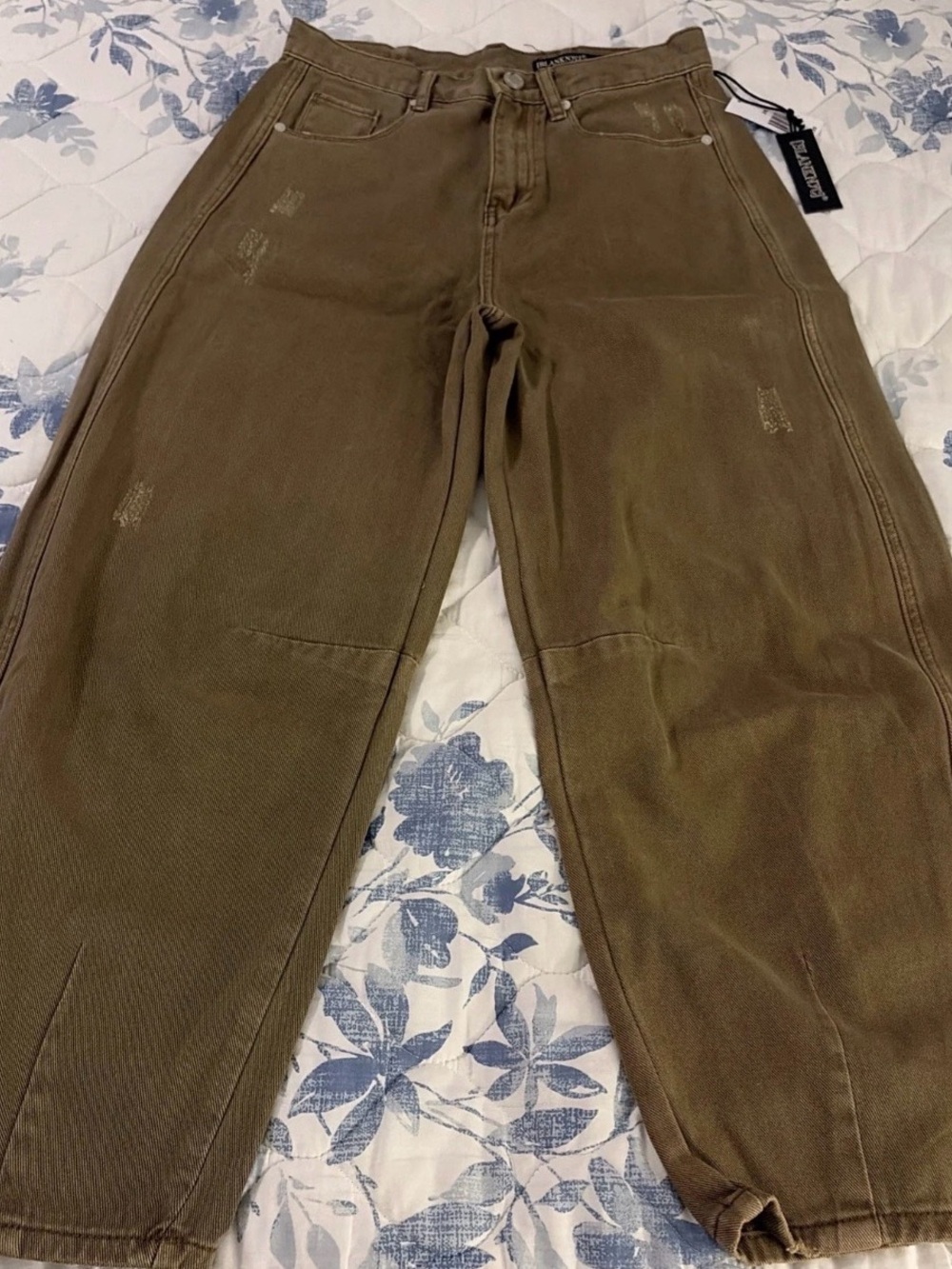 Blank NYC Women's Barrel cut Jeans in Olive green size 28 nwt